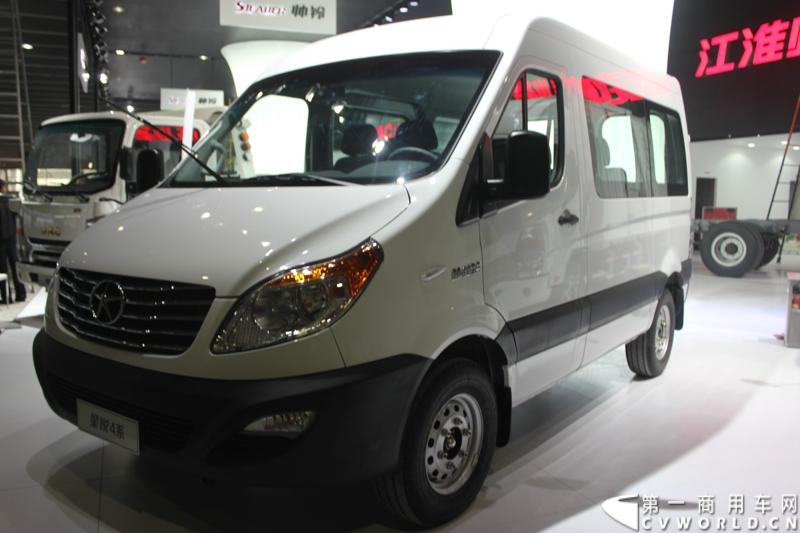   2014年11月20日-23日, 2014广州国际商用车展在广州琶洲中国进出口商品交易会展馆B区举行。作为国内主流商用车企业之一，此次江淮汽车携旗下帅铃全系主力车型及帅铃威司达中卡亮相。图为江淮客车星锐4系