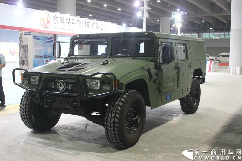 2014年11月20日, 2014广州国际商用车展在广州琶洲中国进出口商品交易会展馆B区举行。作为国内主流商用车企业之一，此次东风特种商用车有限公司携其主力车型前来参展，可谓阵容强大。图为东风猛士