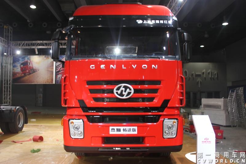 2014年11月20日-23日, 2014广州国际商用车展在广州琶洲中国进出口商品交易会展馆B区举行。作为国内主流商用车企业之一，上汽依维柯红岩商用车有限公司（以下简称“上汽依维柯红岩”）携其刚刚上市的杰狮“畅途版”牵引车和红岩杰狮港口牵引车亮相本次车展，其展位位于B区9—1馆。图为红岩杰狮畅途版国IV牵引车