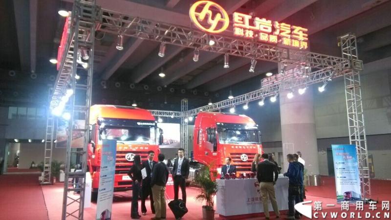 2014年11月20日-23日, 2014广州国际商用车展在广州琶洲中国进出口商品交易会展馆B区举行。作为国内主流商用车企业之一，上汽依维柯红岩商用车有限公司（以下简称“上汽依维柯红岩”）携其刚刚上市的杰狮“畅途版”牵引车和红岩杰狮港口牵引车亮相本次车展，其展位位于B区9—1馆。图为红岩展台