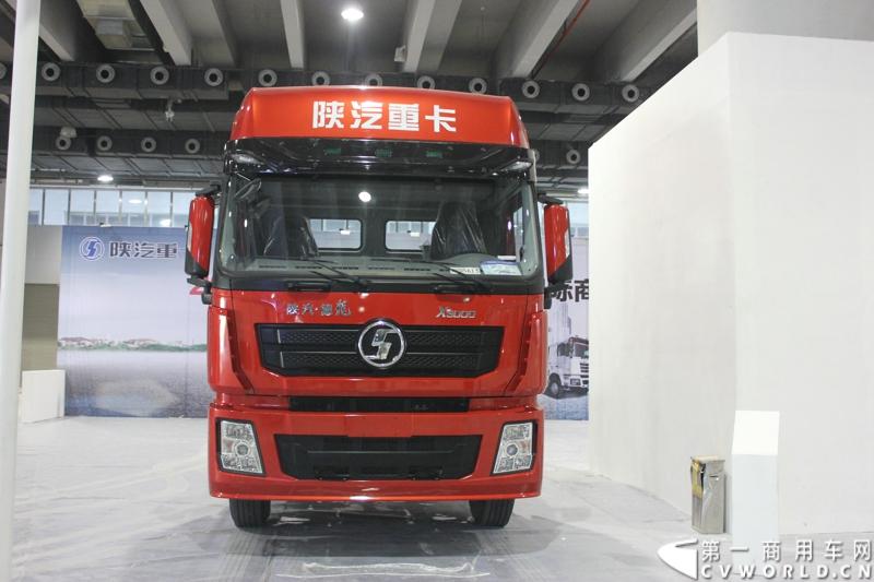 2014年11月20日-23日, 2014广州国际商用车展在广州琶洲中国进出口商品交易会展馆B区举行。陕汽作为国内重卡企业的一线品牌，携旗下主力2款产品亮相此次展览会，分别为一款全新的牵引车和自卸车。图为陕汽德龙X3000牵引车