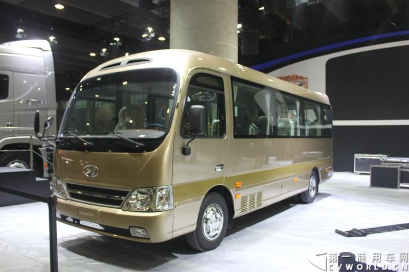 2014年11月20日, 为期三日的2014广州国际商用车展在广州琶洲中国进出口商品交易会展馆B区举行。将会有五辆车参展，其中包括创虎重卡P410、康恩迪客车和瑞越轻卡。图为四川现代康恩迪客车