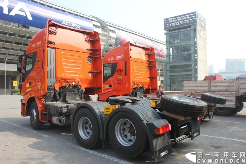  2014年11月20日-23日, 2014广州国际商用车展在广州琶洲中国进出口商品交易会展馆B区举行。作为唯一一家前来参展的进口商用车品牌，此次依维柯共带来五款车型。图为依维柯牵引车