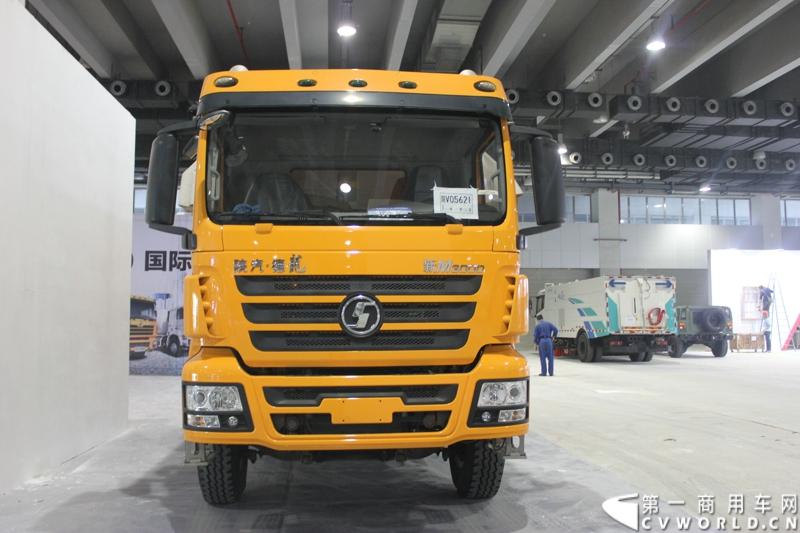 2014年11月20日-23日, 2014广州国际商用车展在广州琶洲中国进出口商品交易会展馆B区举行。陕汽作为国内重卡企业的一线品牌，携旗下主力2款产品亮相此次展览会，分别为一款全新的牵引车和自卸车。图为陕汽德龙新M3000自卸车