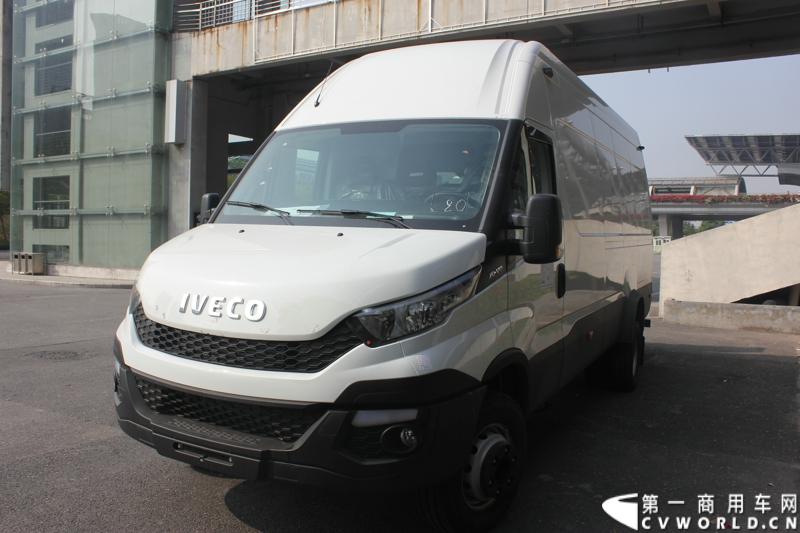  2014年11月20日-23日, 2014广州国际商用车展在广州琶洲中国进出口商品交易会展馆B区举行。作为唯一一家前来参展的进口商用车品牌，此次依维柯共带来五款车型。图为依维柯New Daily轻客 