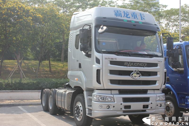 广州车展探馆之东风柳汽篇。图为东风柳汽霸龙重卡