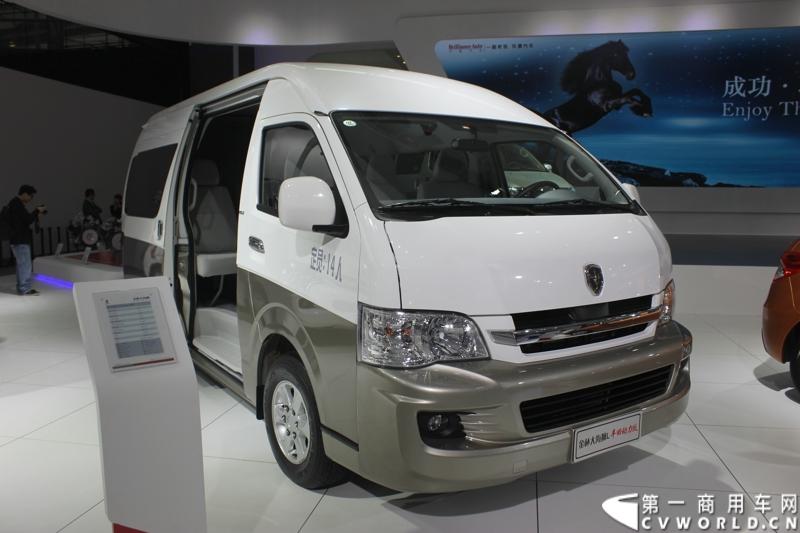 广州车展探馆之华晨金杯篇。图为金杯大海狮L 丰田动力版 