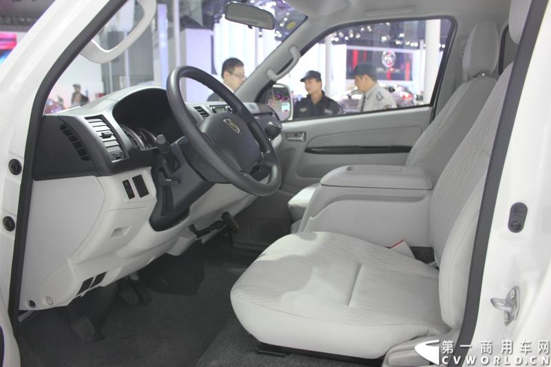 广州车展探馆之华晨金杯篇。图为金杯新海狮2.0豪华型