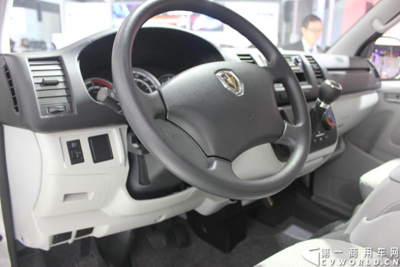 广州车展探馆之华晨金杯篇。图为金杯新海狮2.0豪华型