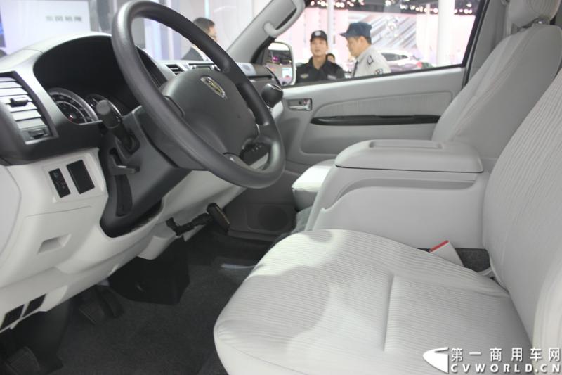 广州车展探馆之华晨金杯篇。图为金杯新海狮2.0豪华型