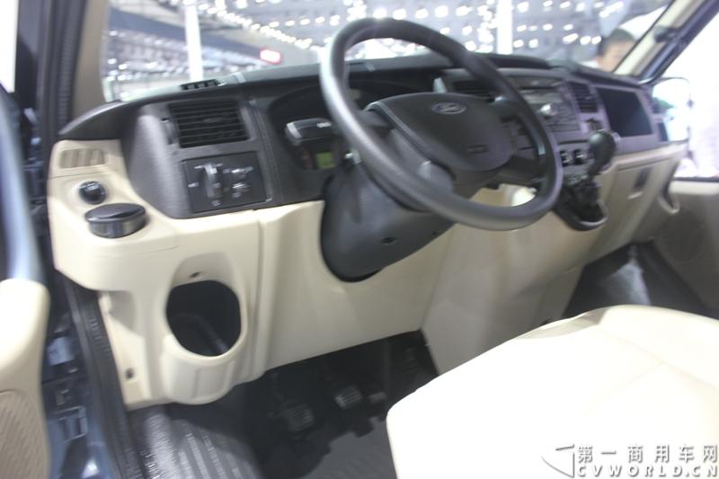 广州车展探馆之福特全顺篇。图为福田新世代全顺