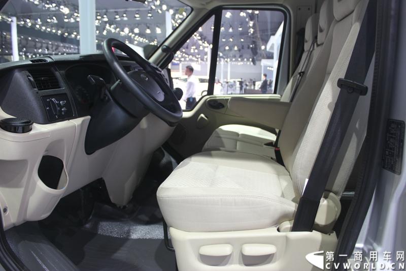 广州车展探馆之福特全顺篇。图为福田新世代全顺