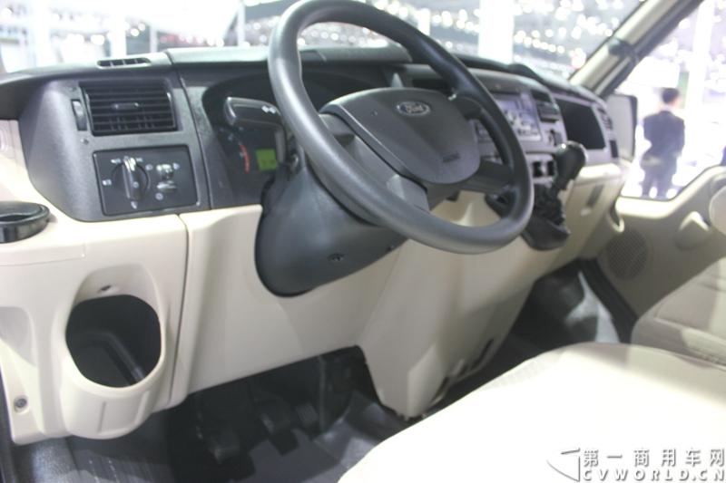 广州车展探馆之福特全顺篇。图为福田新世代全顺
