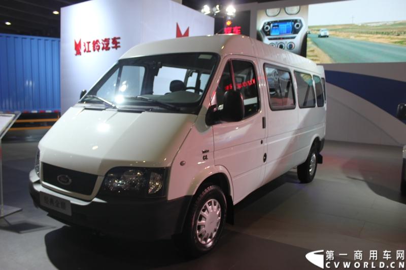 广州车展探馆之福特全顺篇。图为福特经典全顺柴油版