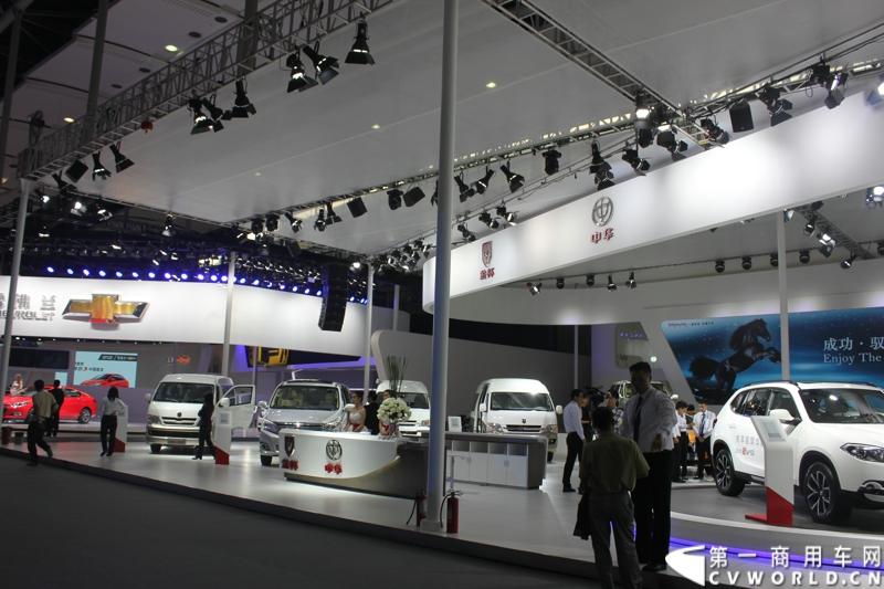 广州车展探馆之华晨金杯篇。图为全新阁瑞斯 