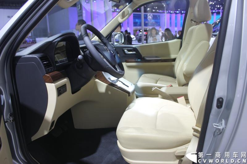 广州车展探馆之华晨金杯篇。图为全新阁瑞斯 