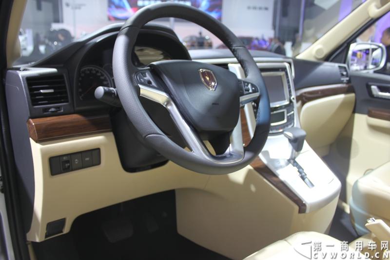 广州车展探馆之华晨金杯篇。图为全新阁瑞斯 