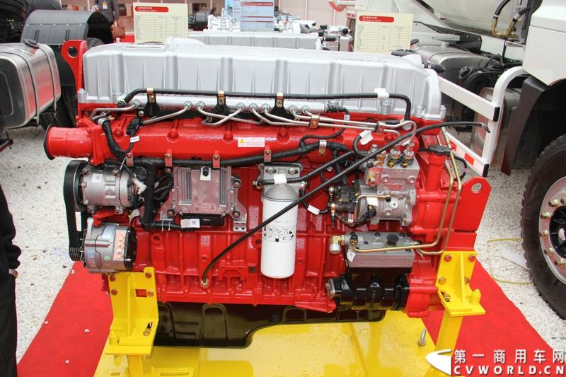 2014年11月25日，2014中国国际工程机械、建材机械、工程车辆及设备博览会（上海宝马展）在上海浦东新国际博览中心隆重开幕。图为汉马重型柴油发动机