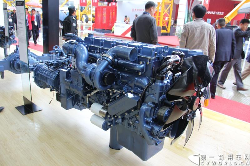 2014年11月25日，2014中国国际工程机械、建材机械、工程车辆及设备博览会（上海宝马展）在上海浦东新国际博览中心隆重开幕。图为潍柴黄金动力链 