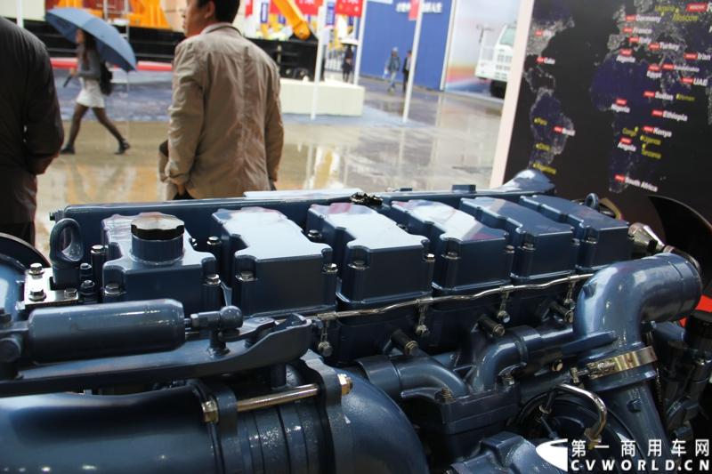 2014年11月25日，2014中国国际工程机械、建材机械、工程车辆及设备博览会（上海宝马展）在上海浦东新国际博览中心隆重开幕。图为潍柴黄金动力链 