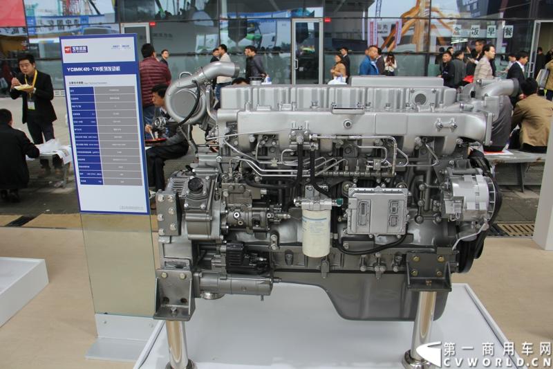 2014年11月25日，2014中国国际工程机械、建材机械、工程车辆及设备博览会（上海宝马展）在上海浦东新国际博览中心隆重开幕。图为玉柴YC6MK 420柴油机