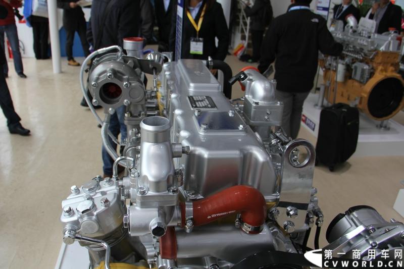 2014年11月25日，2014中国国际工程机械、建材机械、工程车辆及设备博览会（上海宝马展）在上海浦东新国际博览中心隆重开幕。图为玉柴发动机 