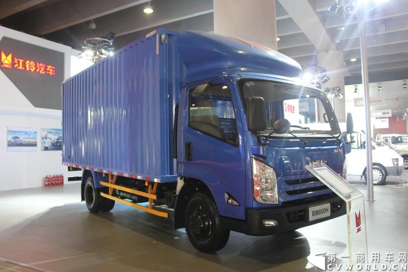 2014年11月20日-23日, 2014广州国际商用车展在广州琶洲中国进出口商品交易会展馆B区举行。福田汽车在广州车展上展出12辆整车和1台发动机，其中参展的4款商用车车型分别为福田奥铃、欧马可、拓陆者皮卡和福田欧辉客车，可谓阵容强大。图为福田奥铃BJ5049XXY-BF型载货车 