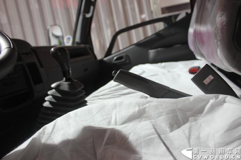 2014年11月20日-23日, 2014广州国际商用车展在广州琶洲中国进出口商品交易会展馆B区举行。福田汽车在广州车展上展出12辆整车和1台发动机，其中参展的4款商用车车型分别为福田奥铃、欧马可、拓陆者皮卡和福田欧辉客车，可谓阵容强大。图为福田欧马可 BJ5049V88EA -FA