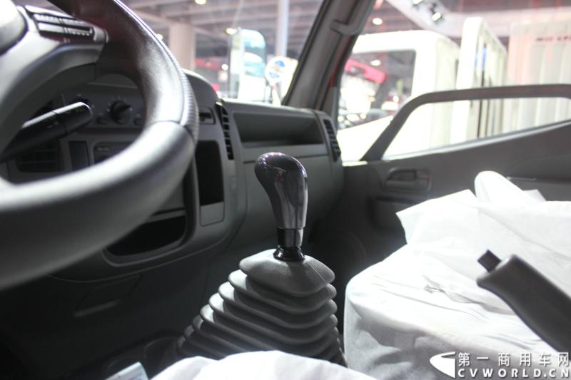 2014年11月20日-23日, 2014广州国际商用车展在广州琶洲中国进出口商品交易会展馆B区举行。福田汽车在广州车展上展出12辆整车和1台发动机，其中参展的4款商用车车型分别为福田奥铃、欧马可、拓陆者皮卡和福田欧辉客车，可谓阵容强大。图为福田欧马可 BJ5049V88EA -FA