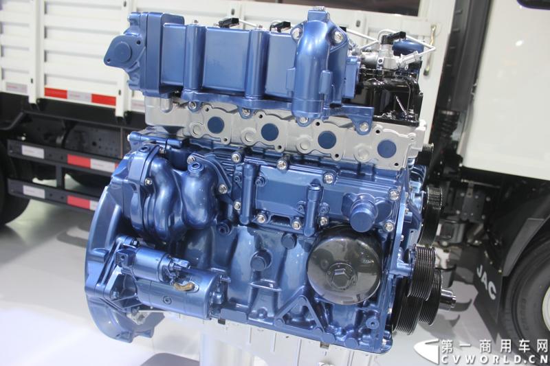   2014年11月20日-23日, 2014广州国际商用车展在广州琶洲中国进出口商品交易会展馆B区举行。作为国内主流商用车企业之一，此次江淮汽车携旗下帅铃全系主力车型及帅铃威司达中卡亮相。图为MF3.2L柴油机 