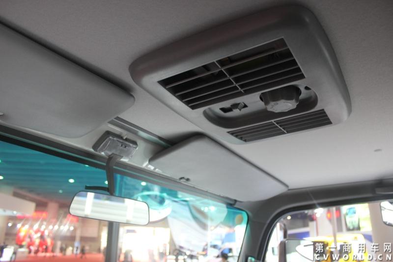   2014年11月20日-23日, 2014广州国际商用车展在广州琶洲中国进出口商品交易会展馆B区举行。作为国内主流商用车企业之一，此次江淮汽车携旗下帅铃全系主力车型及帅铃威司达中卡亮相。图为江淮帅铃HFC 1081P71K1C6型载货车