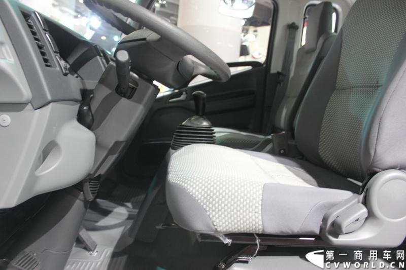   2014年11月20日-23日, 2014广州国际商用车展在广州琶洲中国进出口商品交易会展馆B区举行。作为国内主流商用车企业之一，此次江淮汽车携旗下帅铃全系主力车型及帅铃威司达中卡亮相。图为江淮帅铃HFC 1081P71K1C6型载货车