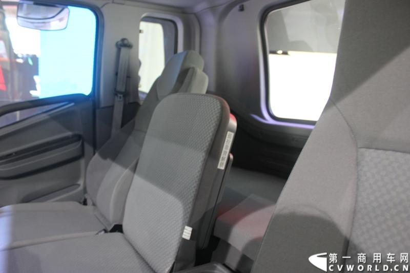   2014年11月20日-23日, 2014广州国际商用车展在广州琶洲中国进出口商品交易会展馆B区举行。作为国内主流商用车企业之一，此次江淮汽车携旗下帅铃全系主力车型及帅铃威司达中卡亮相。图为帅铃W系威司达 