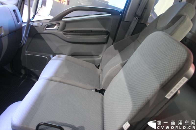   2014年11月20日-23日, 2014广州国际商用车展在广州琶洲中国进出口商品交易会展馆B区举行。作为国内主流商用车企业之一，此次江淮汽车携旗下帅铃全系主力车型及帅铃威司达中卡亮相。图为帅铃W系威司达 