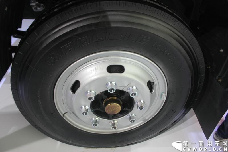   2014年11月20日-23日, 2014广州国际商用车展在广州琶洲中国进出口商品交易会展馆B区举行。作为国内主流商用车企业之一，此次江淮汽车携旗下帅铃全系主力车型及帅铃威司达中卡亮相。图为帅铃W系威司达 