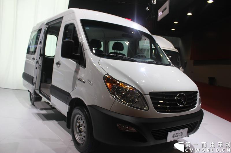   2014年11月20日-23日, 2014广州国际商用车展在广州琶洲中国进出口商品交易会展馆B区举行。作为国内主流商用车企业之一，此次江淮汽车携旗下帅铃全系主力车型及帅铃威司达中卡亮相。图为星锐4系