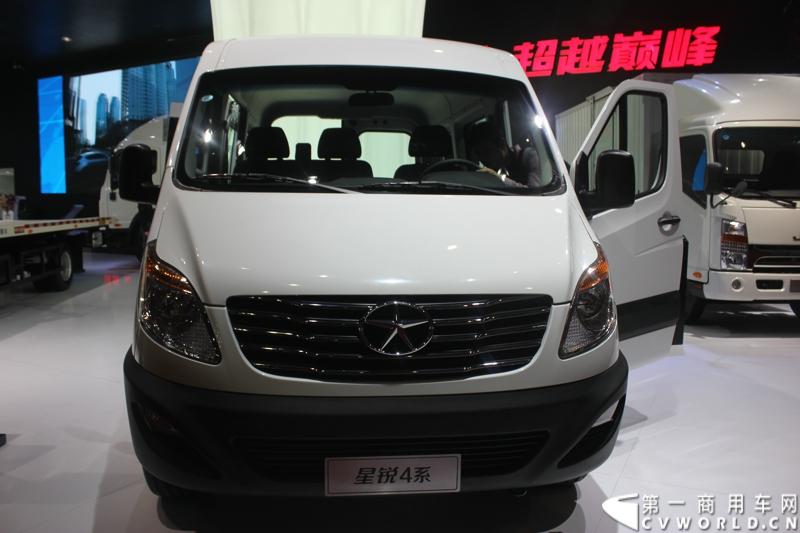   2014年11月20日-23日, 2014广州国际商用车展在广州琶洲中国进出口商品交易会展馆B区举行。作为国内主流商用车企业之一，此次江淮汽车携旗下帅铃全系主力车型及帅铃威司达中卡亮相。图为星锐4系