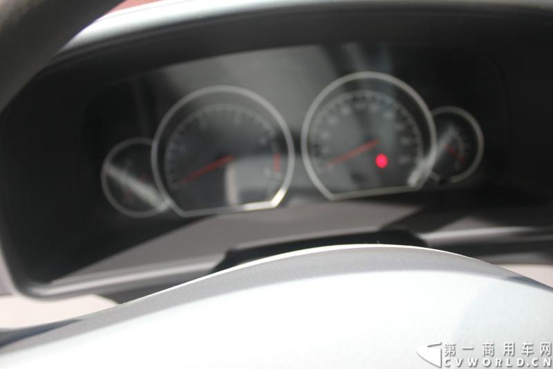   2014年11月20日-23日, 2014广州国际商用车展在广州琶洲中国进出口商品交易会展馆B区举行。作为国内主流商用车企业之一，此次江淮汽车携旗下帅铃全系主力车型及帅铃威司达中卡亮相。图为星锐4系