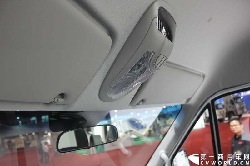   2014年11月20日-23日, 2014广州国际商用车展在广州琶洲中国进出口商品交易会展馆B区举行。作为国内主流商用车企业之一，此次江淮汽车携旗下帅铃全系主力车型及帅铃威司达中卡亮相。图为星锐4系