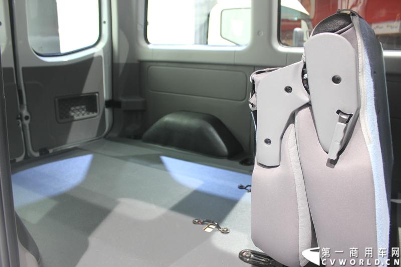   2014年11月20日-23日, 2014广州国际商用车展在广州琶洲中国进出口商品交易会展馆B区举行。作为国内主流商用车企业之一，此次江淮汽车携旗下帅铃全系主力车型及帅铃威司达中卡亮相。图为星锐4系