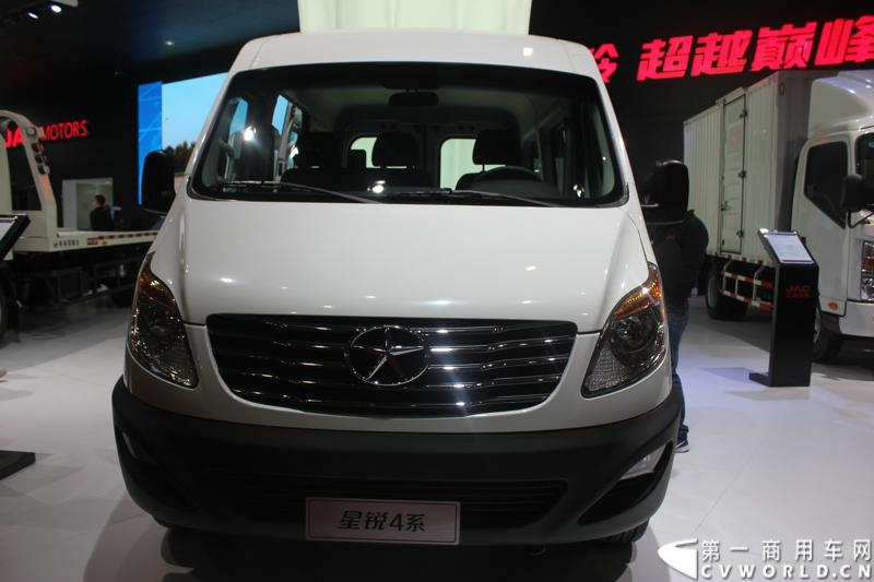   2014年11月20日-23日, 2014广州国际商用车展在广州琶洲中国进出口商品交易会展馆B区举行。作为国内主流商用车企业之一，此次江淮汽车携旗下帅铃全系主力车型及帅铃威司达中卡亮相。图为星锐4系