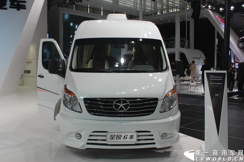   2014年11月20日-23日, 2014广州国际商用车展在广州琶洲中国进出口商品交易会展馆B区举行。作为国内主流商用车企业之一，此次江淮汽车携旗下帅铃全系主力车型及帅铃威司达中卡亮相。图为星锐6系