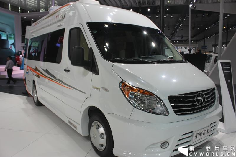   2014年11月20日-23日, 2014广州国际商用车展在广州琶洲中国进出口商品交易会展馆B区举行。作为国内主流商用车企业之一，此次江淮汽车携旗下帅铃全系主力车型及帅铃威司达中卡亮相。图为星锐6系