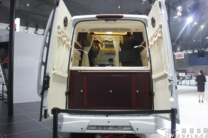   2014年11月20日-23日, 2014广州国际商用车展在广州琶洲中国进出口商品交易会展馆B区举行。作为国内主流商用车企业之一，此次江淮汽车携旗下帅铃全系主力车型及帅铃威司达中卡亮相。图为星锐6系