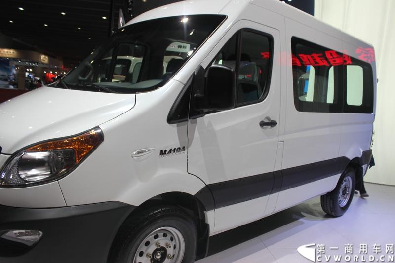   2014年11月20日-23日, 2014广州国际商用车展在广州琶洲中国进出口商品交易会展馆B区举行。作为国内主流商用车企业之一，此次江淮汽车携旗下帅铃全系主力车型及帅铃威司达中卡亮相。图为星锐4系