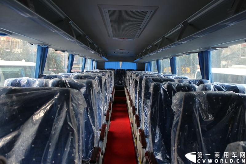 12月5日，北汽福田汽车股份有限公司旗下福田欧辉客车品牌携手80余位河北省公路、旅游和团体客户，举办了“保持APEC蓝 河北在行动”的价值体验之旅主题活动。图为福田欧辉BJ6129 LNG城间客车