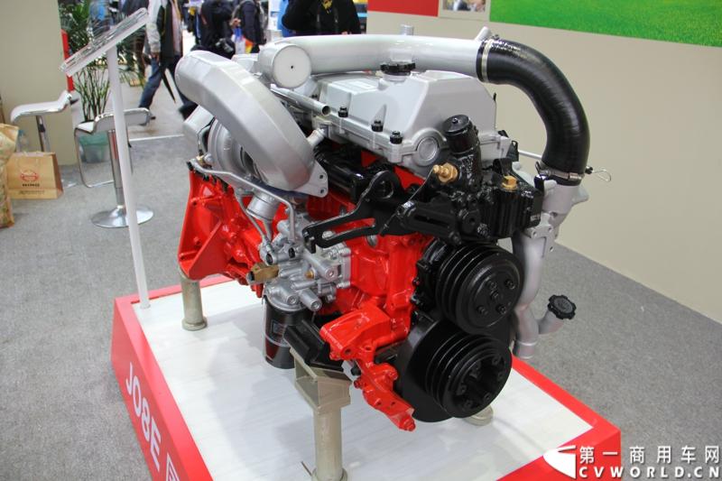  
在11月25日-11月28日举行的上海宝马展上（简称上海宝马展），来自上海本地的东道主之一——上海日野发动机有限公司展出了P11C和J08E两款中高端柴油发动机产品。