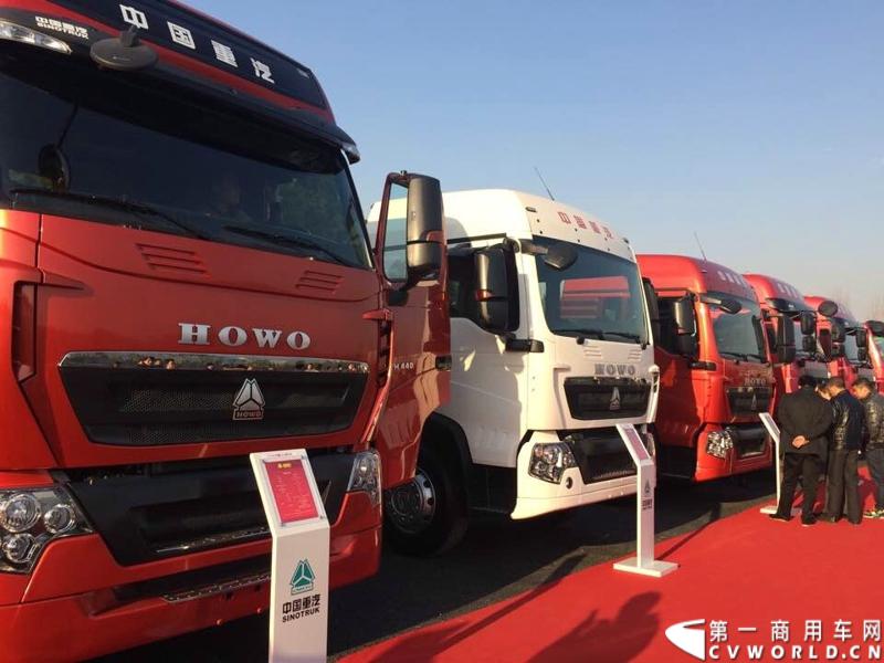 2014年12月18日，以“变革创领价值”为主题的中国重汽集团2015商务大会在杭州隆重召开。今年的中国重汽集团商务大会首次走出济南, 在西子湖畔杭州召开。