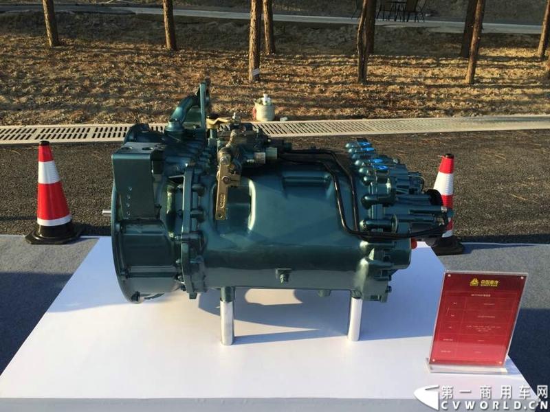 2014年12月18日，以“变革创领价值”为主题的中国重汽集团2015商务大会在杭州隆重召开。今年的中国重汽集团商务大会首次走出济南, 在西子湖畔杭州召开。