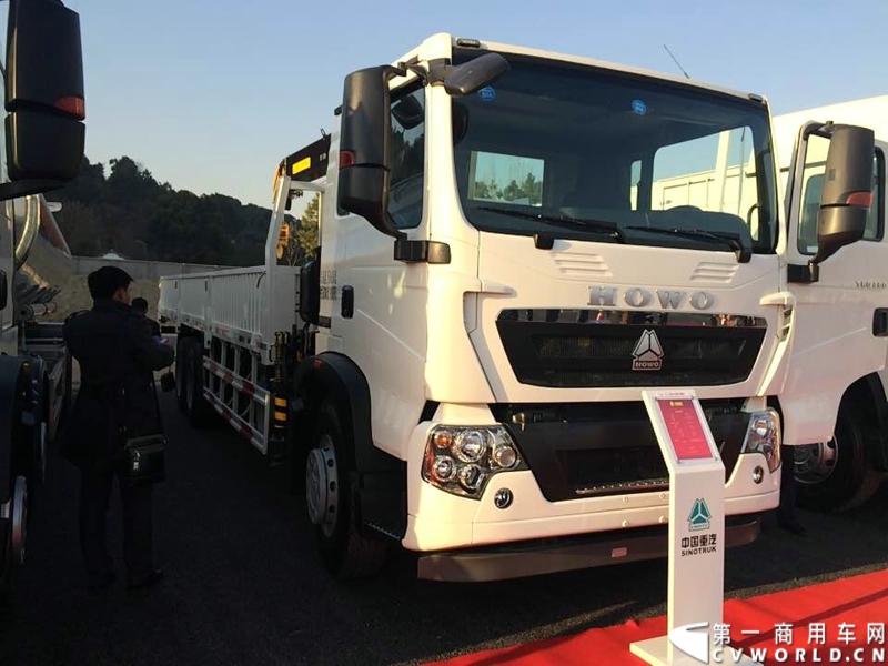 2014年12月18日，以“变革创领价值”为主题的中国重汽集团2015商务大会在杭州隆重召开。今年的中国重汽集团商务大会首次走出济南, 在西子湖畔杭州召开。